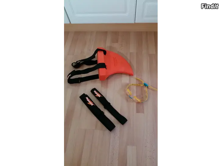 Myydään Swimfin oranssi  haineväkelluke ja Speedo uimalasit  -18e