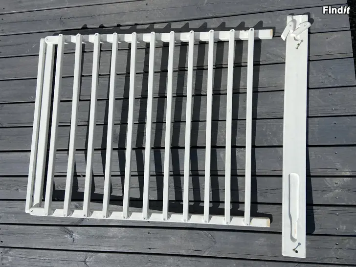 Säljes Dörrgrind / barngrind