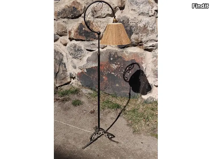 Myydään Golvlampa