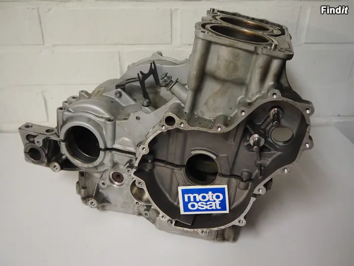 Myydään BMW F 800 ST 06-12 K71 moottorin osia