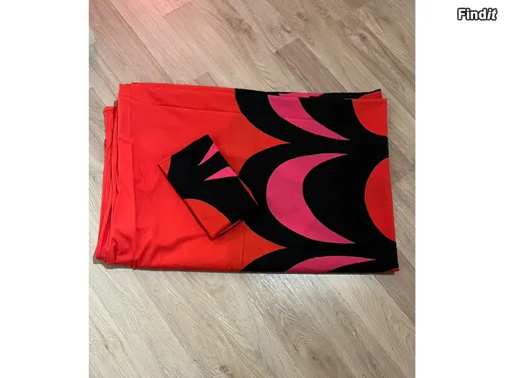 Myydään Marimekko kaivo pussilakanasetti