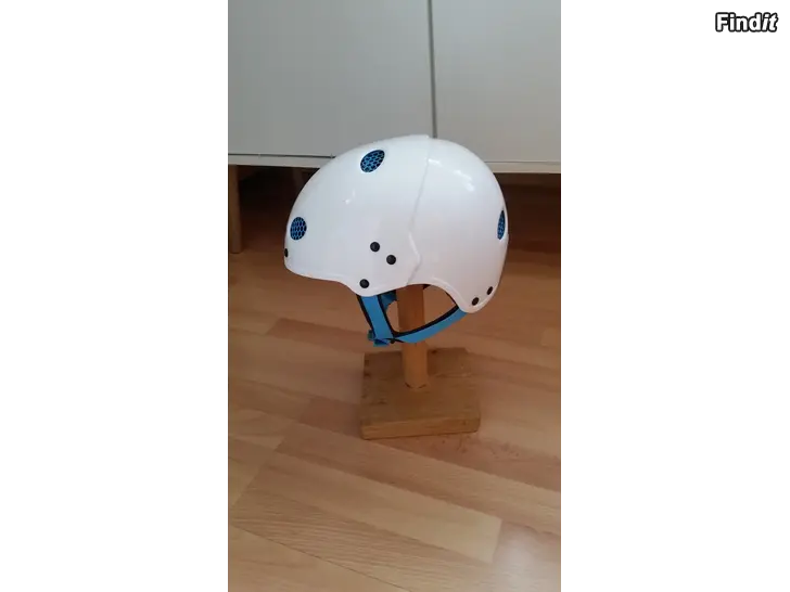 Myydään Jofa HT 715LS valkoinen kypärä koko M -hinta 8e