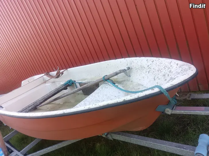 Säljes Lohi glasfiberbåt