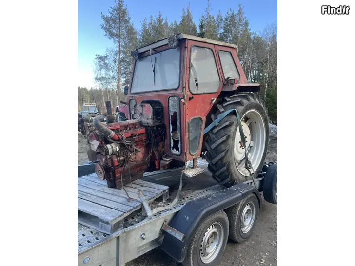 Säljes International 674 purkuosat
