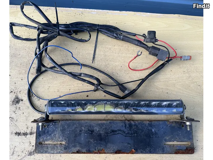 Säljes LED extraljus 60W NORD  E-märkt  med kablage  fäste