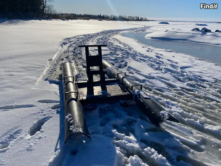 Myydään Ponttoonikelkka