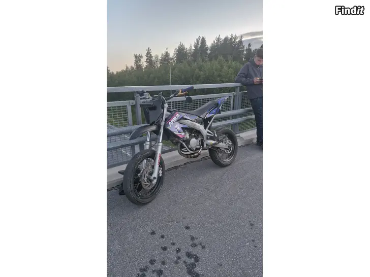 Myydään Aprillia sx50 iceman edition