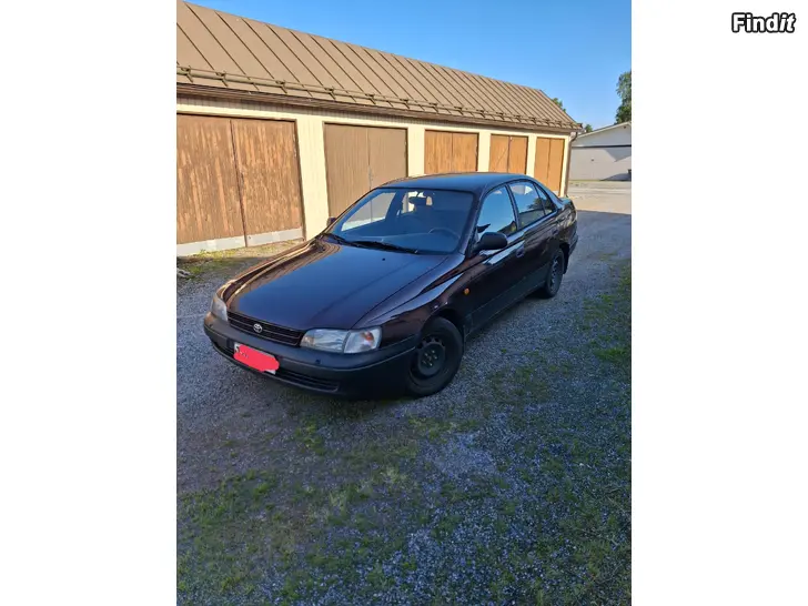 Ostetaan Toyota