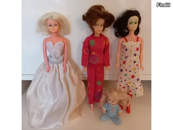 Säljes Gamla / antika barbiedockor