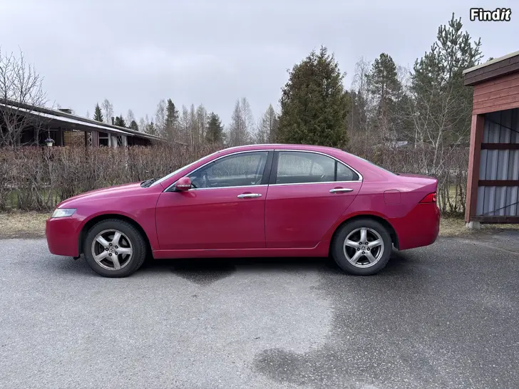 Myydään Honda Accord