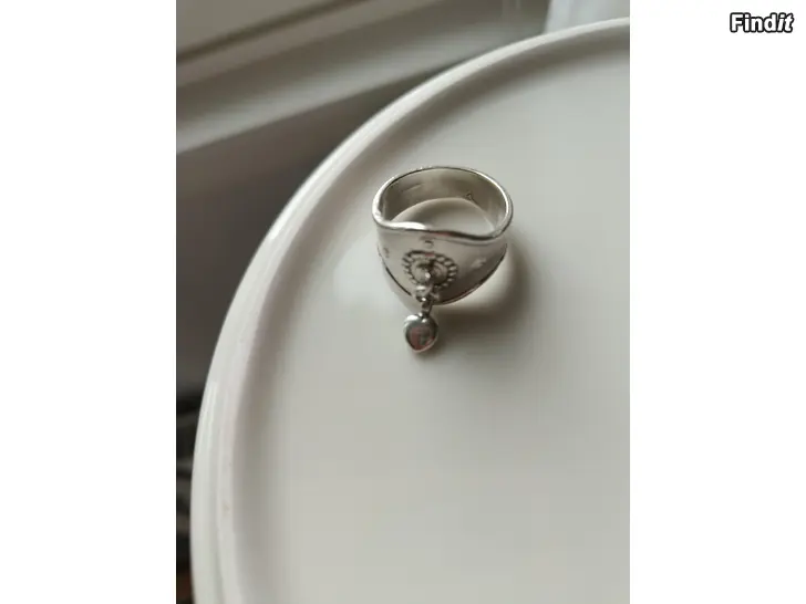 Säljes Kalevalakorun Sydänsormus