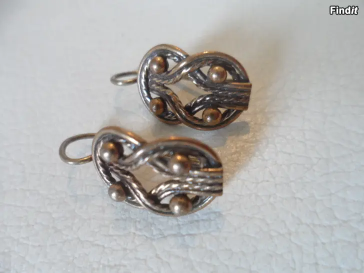 Myydään Kalevala Teljänneito korvakorut pronssi