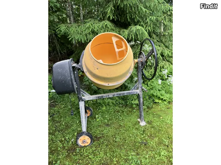 Säljes Cementblandare 125 l