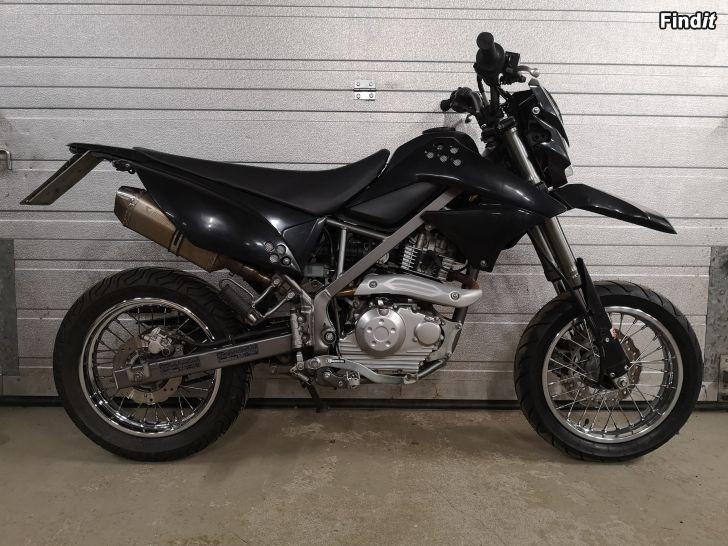 Myydään Kawasaki Klx 125 D-Tracker