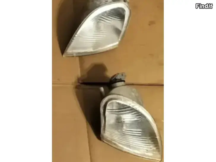 Myydään Etuvilkkut akkukotelonkanssi dieselsuodatimenkotelo