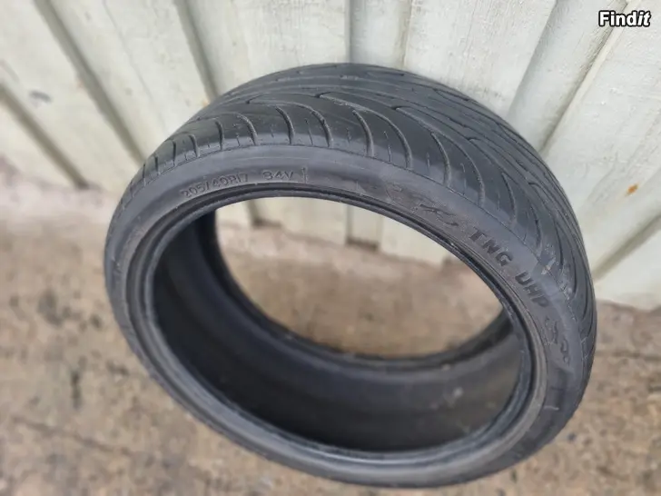 Säljes 205/40R17