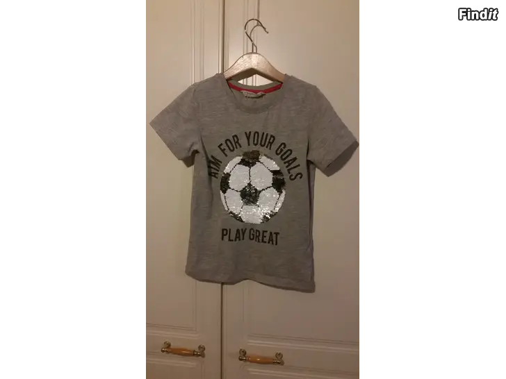 Myydään HM harmaa t-paita jalkapallo  -2e