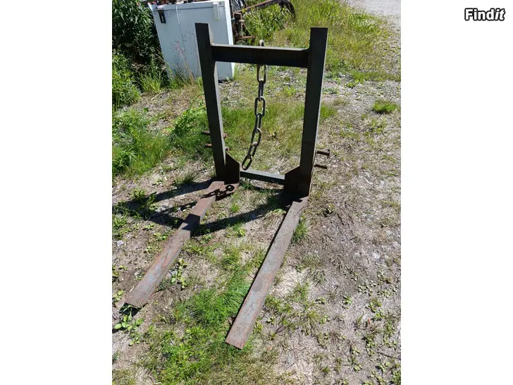 Säljes Pallgaffel åt ved häckar mm
