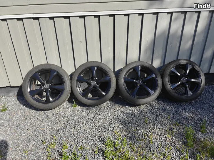 Myydään 225/45 17 5x112 Et 35