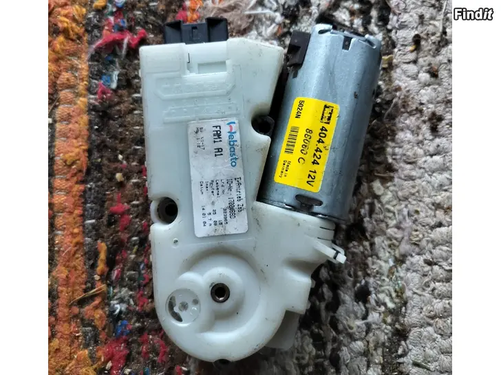 Myydään Kattoluukku moottori