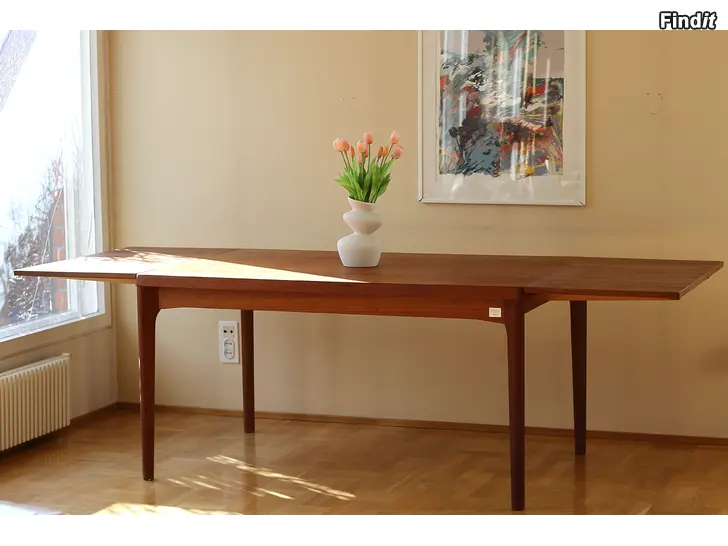 Myydään Henning Kjærnulf tanskalainen tiikkinen ruokapöytä