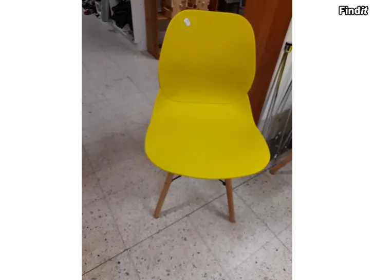 Säljes Gula stolar 20 euro styck