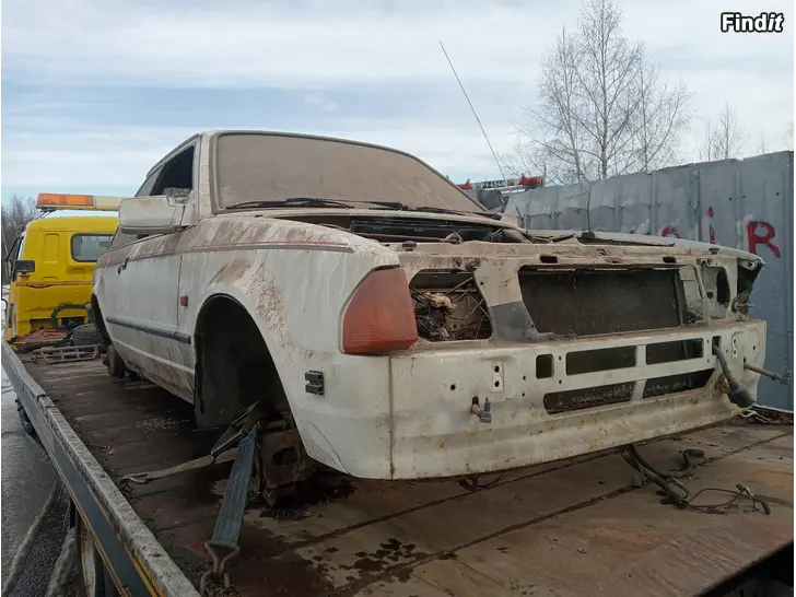 Myydään Ford Escort MK3 varaosina