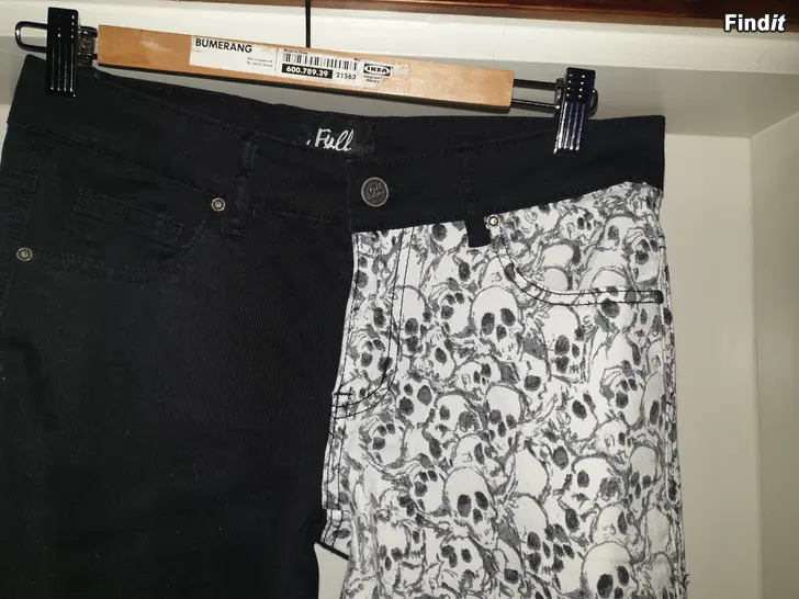 Myydään Uudenveroiset pääkallohousut W28/L32