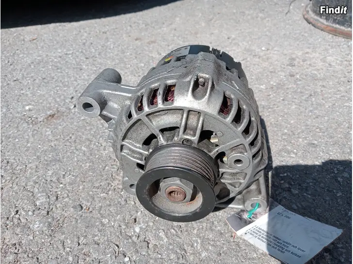 Myydään Volvo V70 2001 laturi Bosch 0986041100