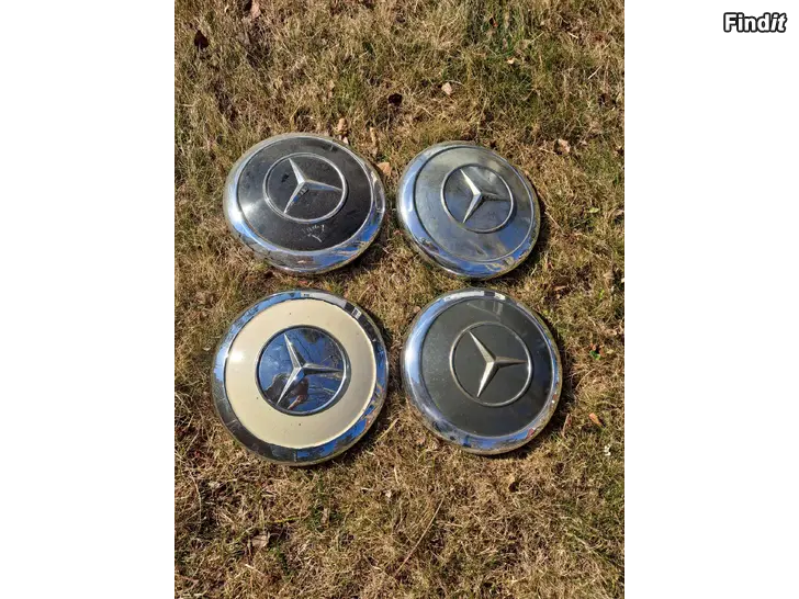 Säljes Mercedes navkapslar mm