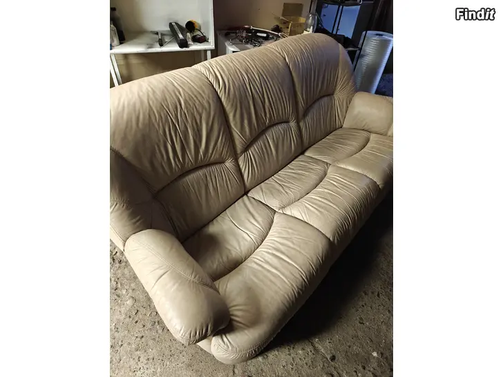 Myydään Lädersoffa