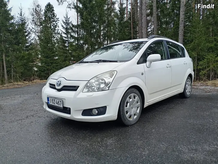 Myydään Toyota Corilla Verso