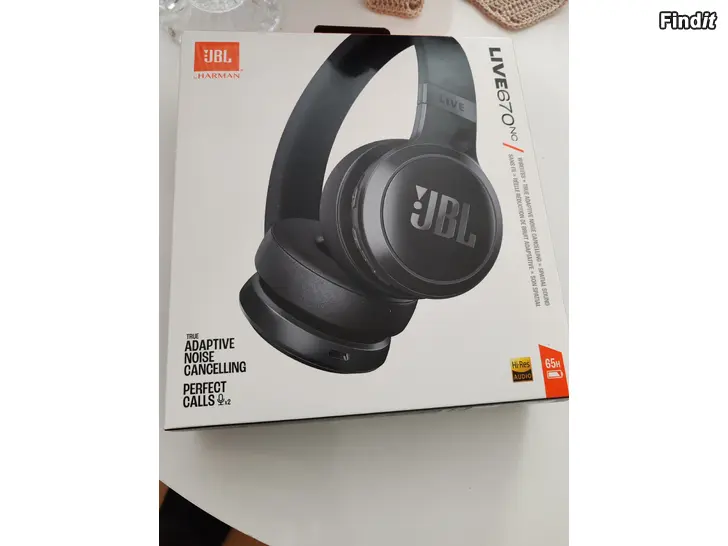 Myydään Jbl kuulokkeet ja ssd m2 muistia