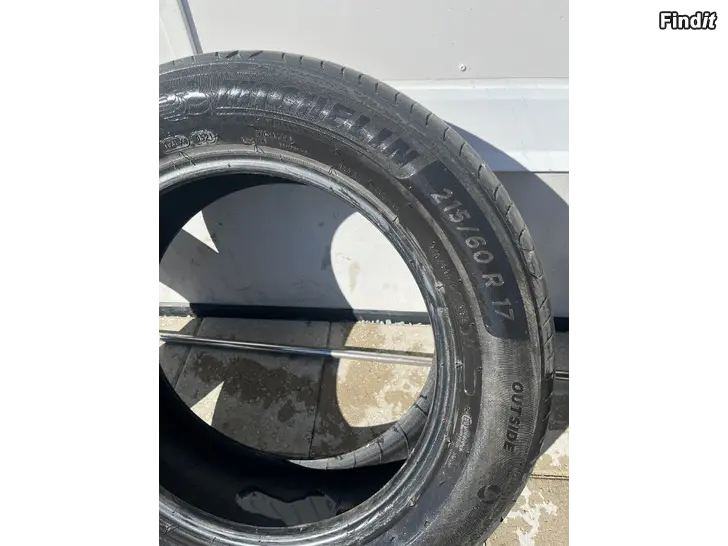 Myydään Michelin 215/60 R 17
