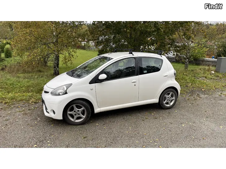 Säljes Toyota Aygo 1.0 VVT-i LIFT AC Bluetooth Nyservad Bes/skatt ++