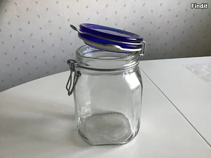 Säljes En vacker 1 liters Glasburk