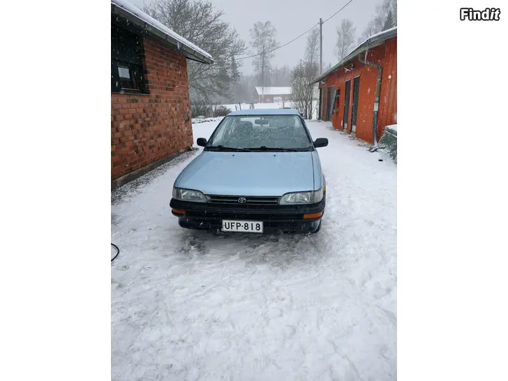 Myydään Toyota Corolla