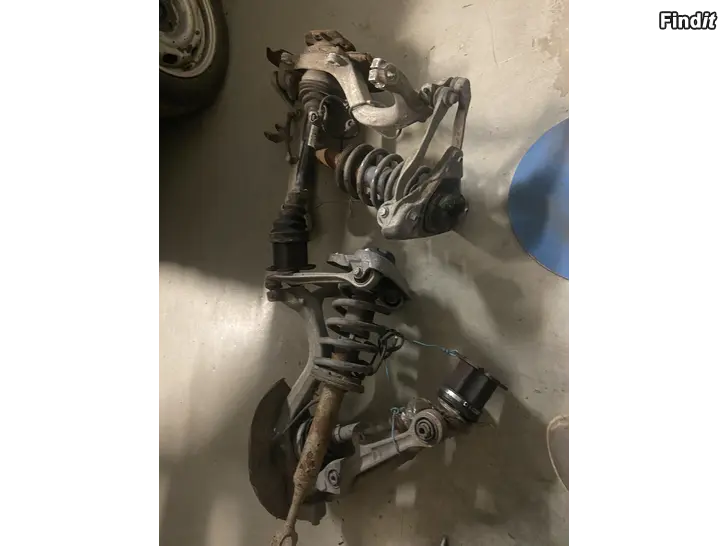 Säljes Audi A4 2003 reservdelar