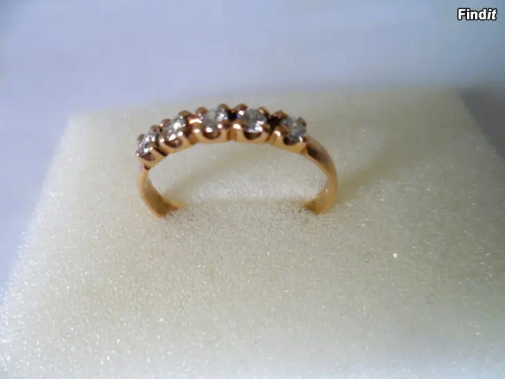 Myydään Timanttisormus 5 x 0,06ct Kulta 14K koko 18-18,5