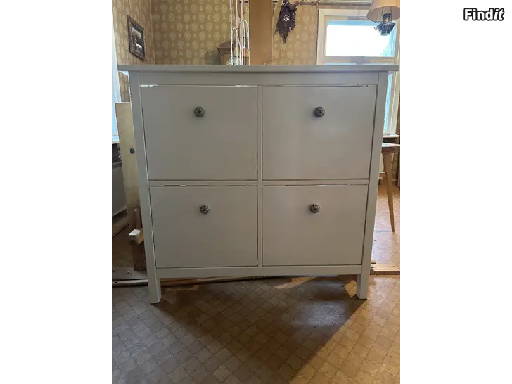 Säljes IKEA Hemnes skoskåp
