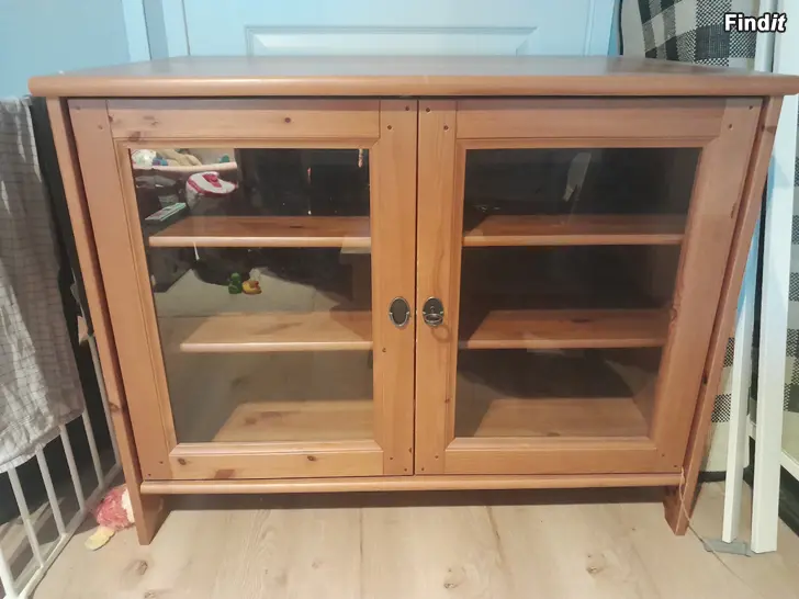 Säljes Byrå skåp Ikea