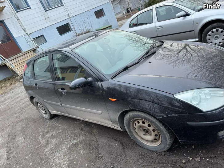 Myydään Ford focus 2.0