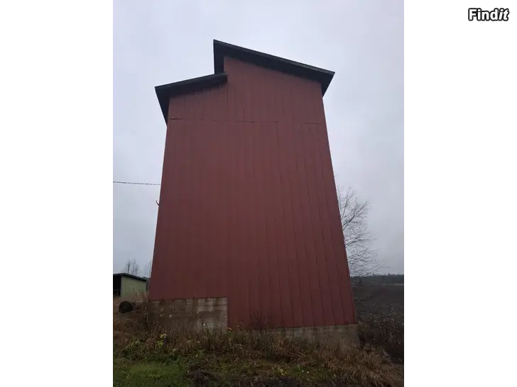 Säljes Ved och plåt självplock Ca 10m hög tork