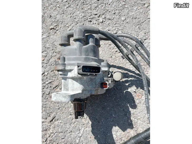 Myydään Nissan Micra 1,3 16V 1995 virranjakaja 22100-99B03