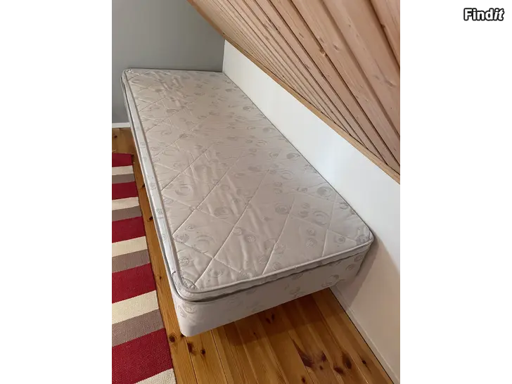 Säljes Resårsäng