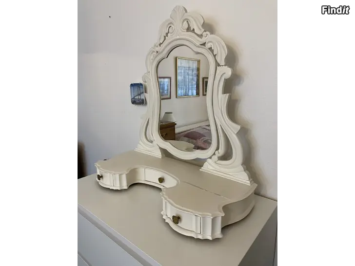 Säljes Pigtittare/Litet sminkbord
