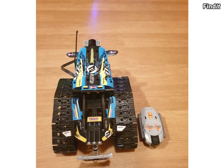 Säljes LEGO Technic radiostyrd bil