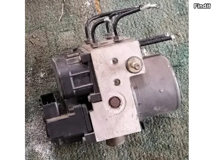 Myydään Bosch abspumppu akkukotelonkanssi dieselsuodatimenkotelo