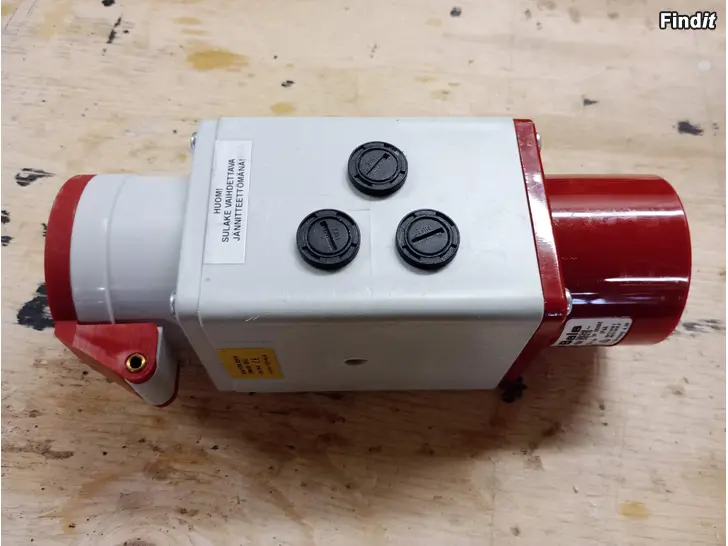Säljes 32A - 16A adapter