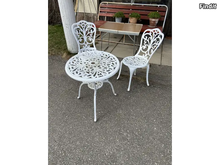 Myydään Metalliset puutarha kalusteet